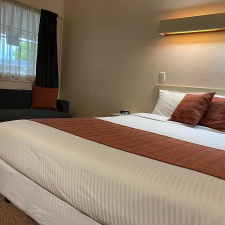 Ben Hall Motor Inn Форбс Экстерьер фото
