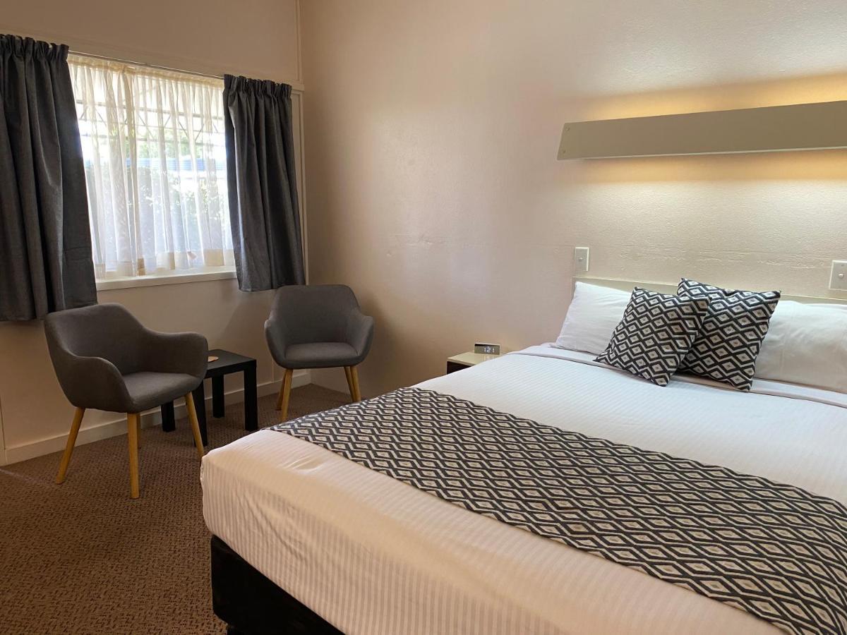 Ben Hall Motor Inn Форбс Экстерьер фото