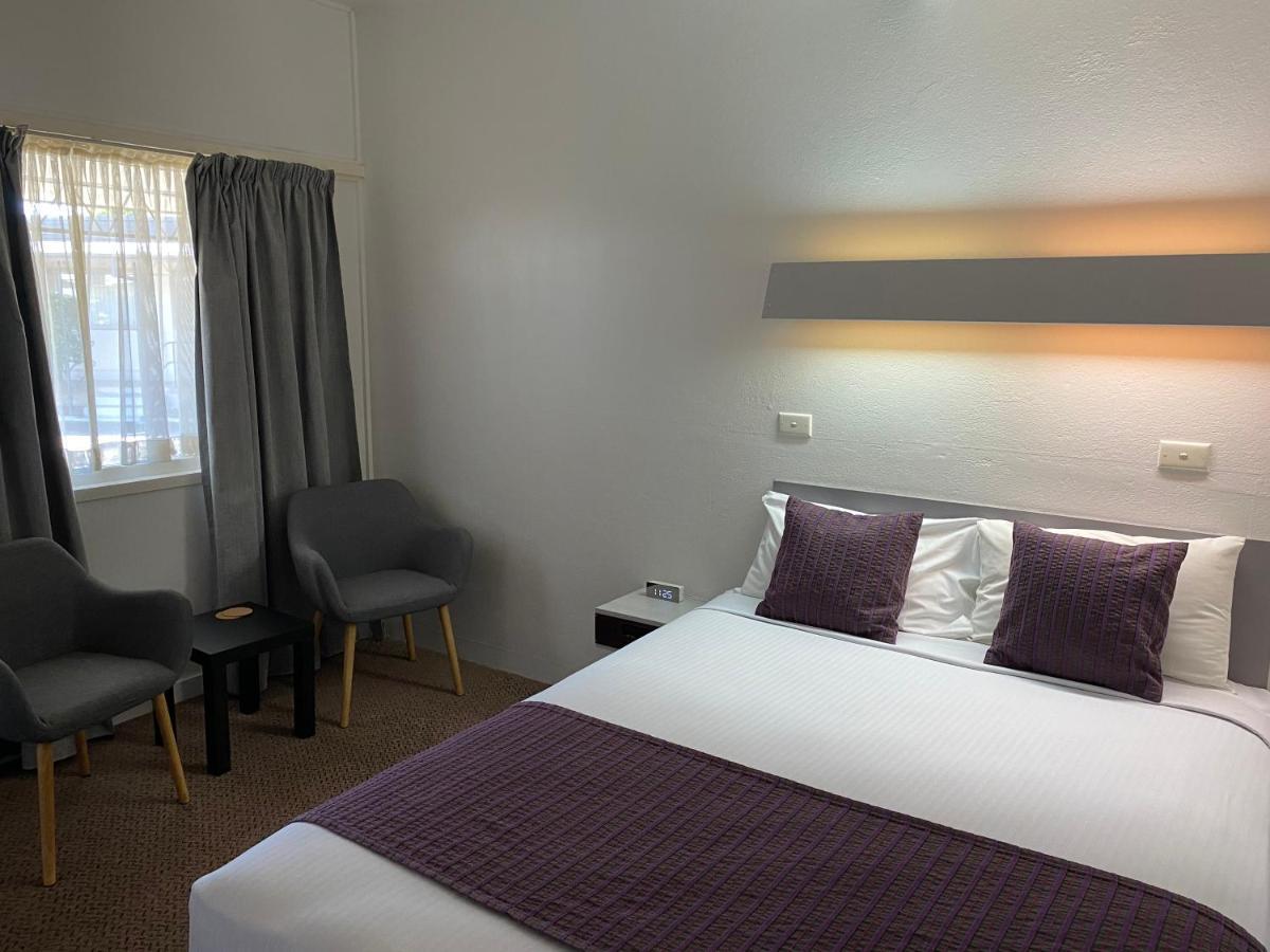 Ben Hall Motor Inn Форбс Экстерьер фото