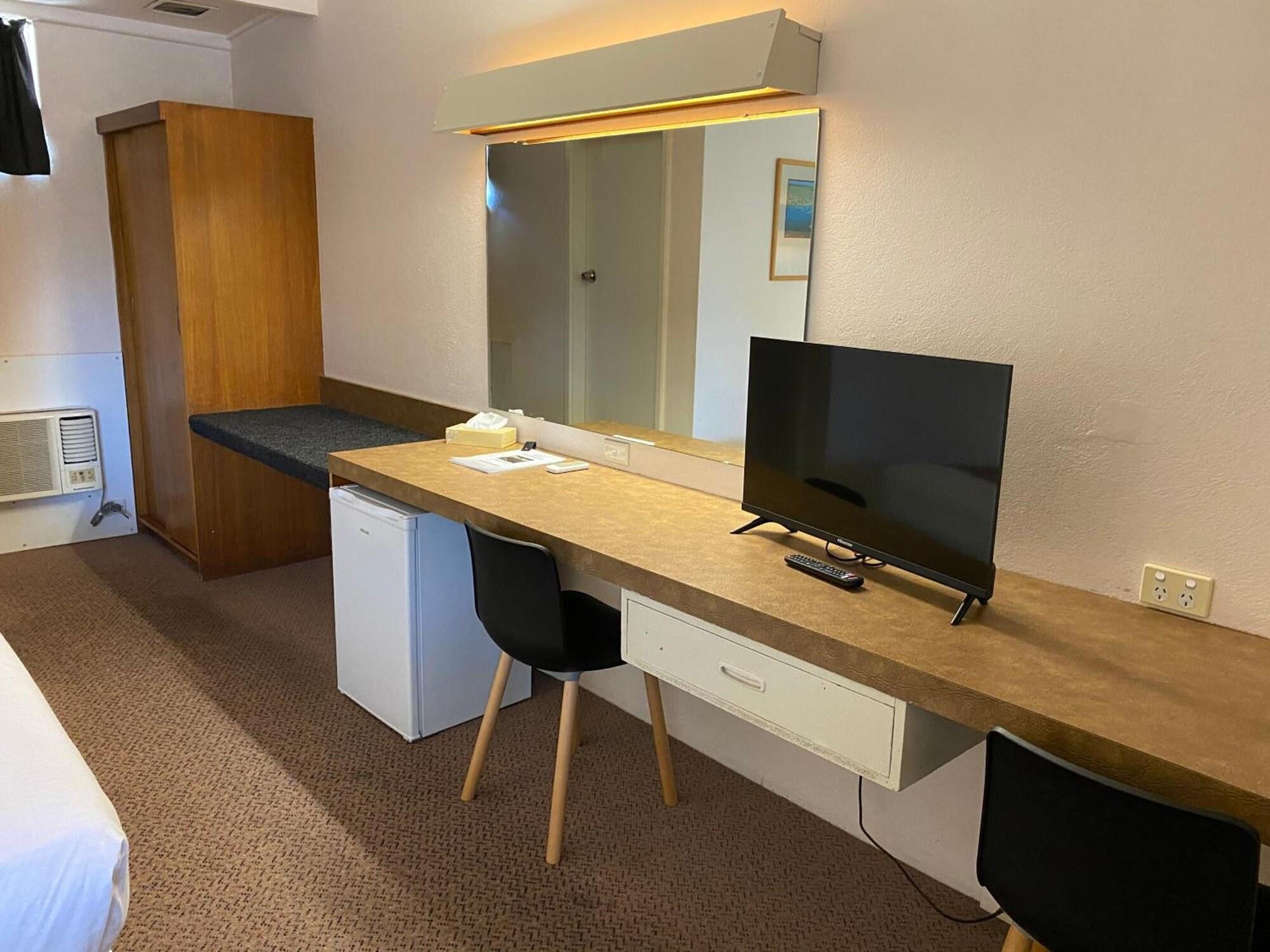 Ben Hall Motor Inn Форбс Экстерьер фото