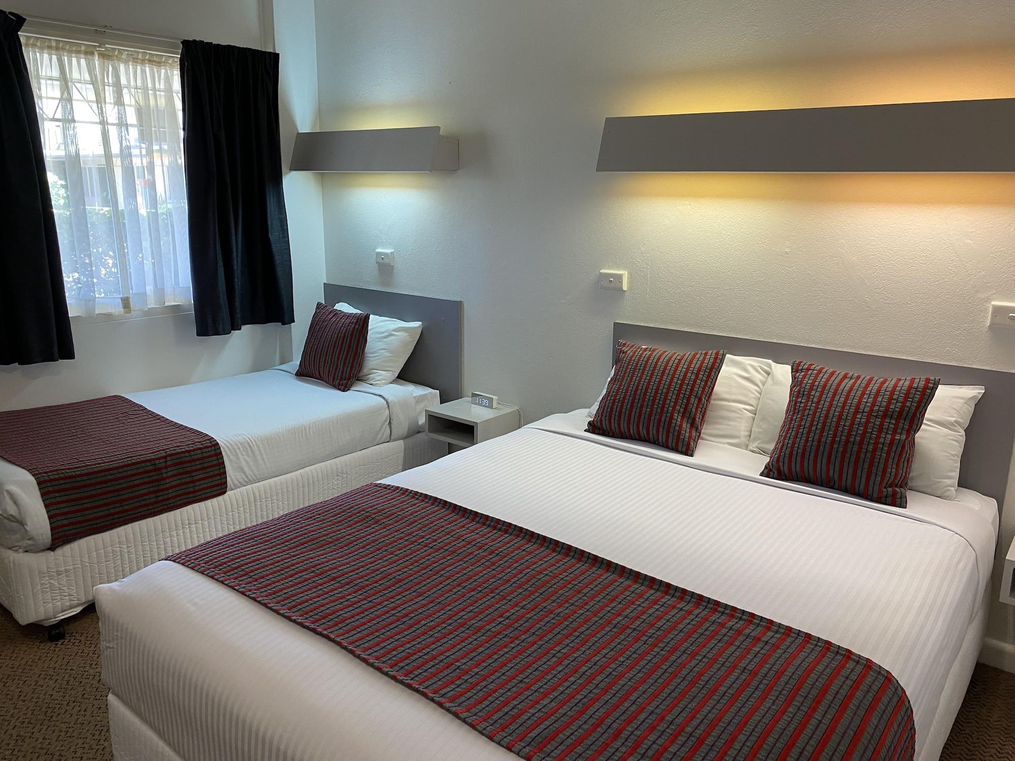 Ben Hall Motor Inn Форбс Экстерьер фото