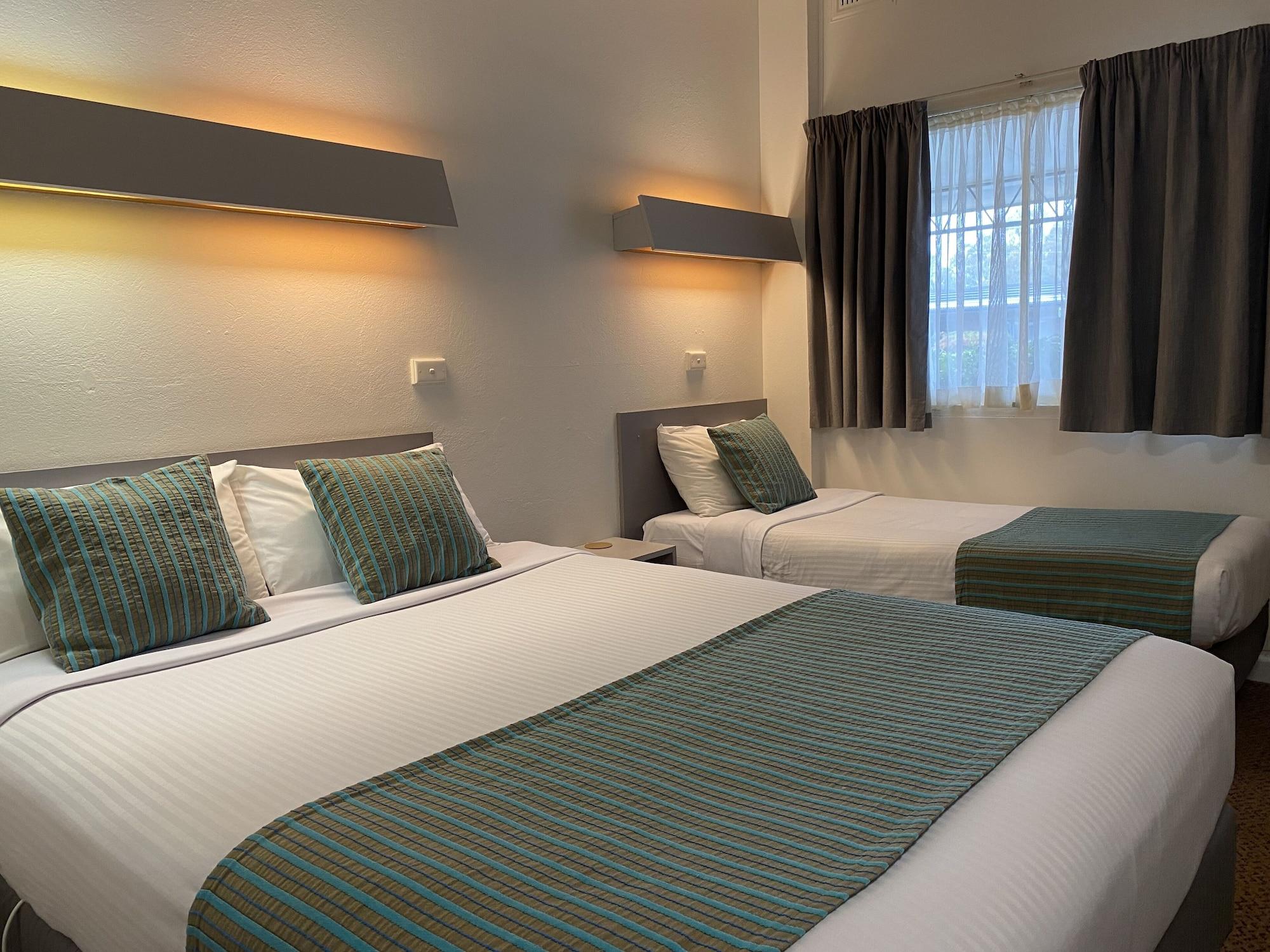 Ben Hall Motor Inn Форбс Экстерьер фото