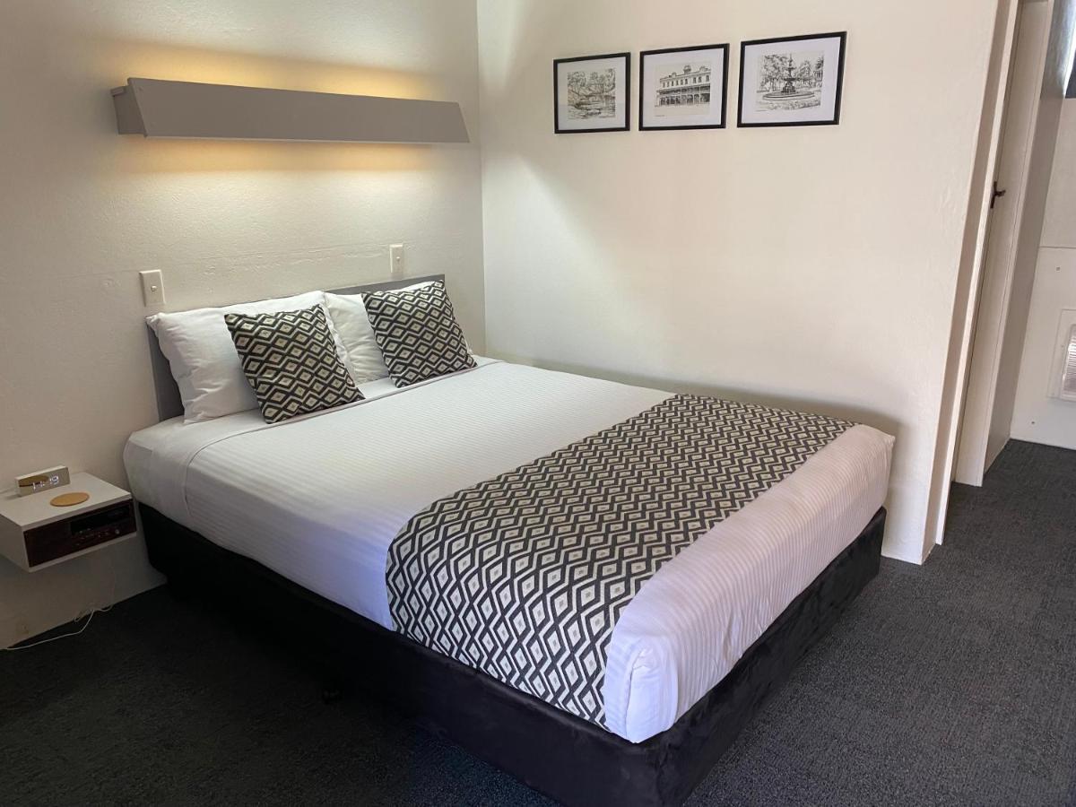 Ben Hall Motor Inn Форбс Экстерьер фото