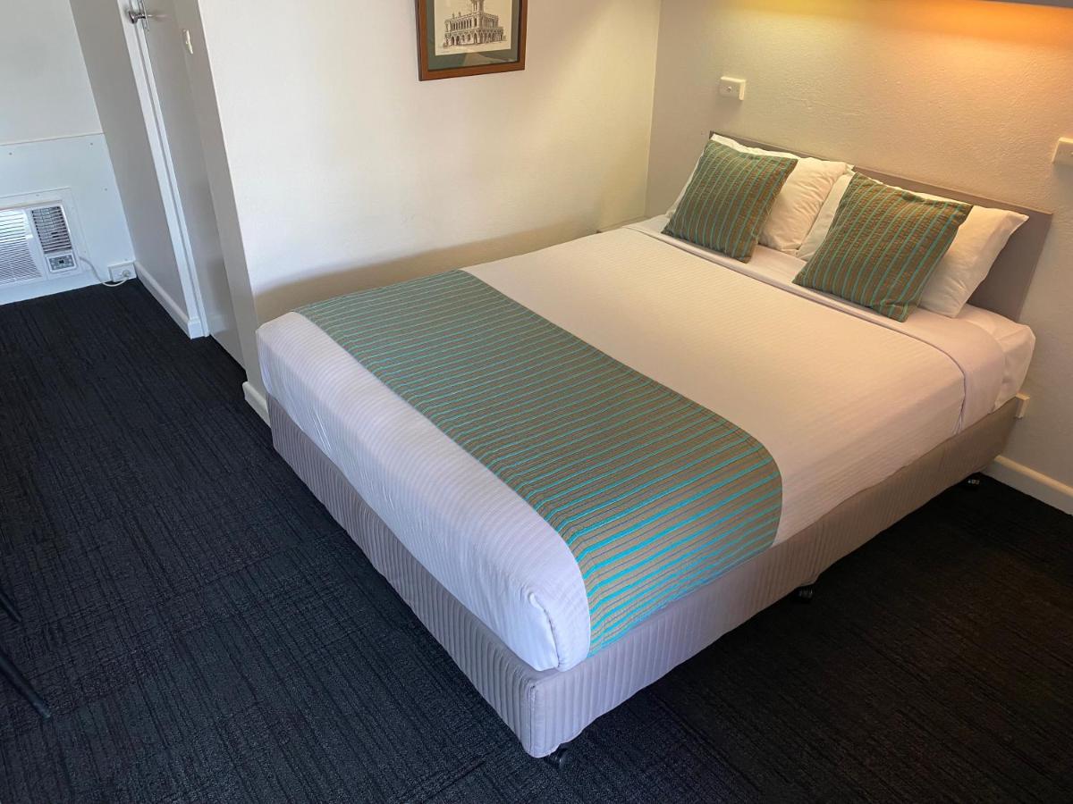 Ben Hall Motor Inn Форбс Экстерьер фото