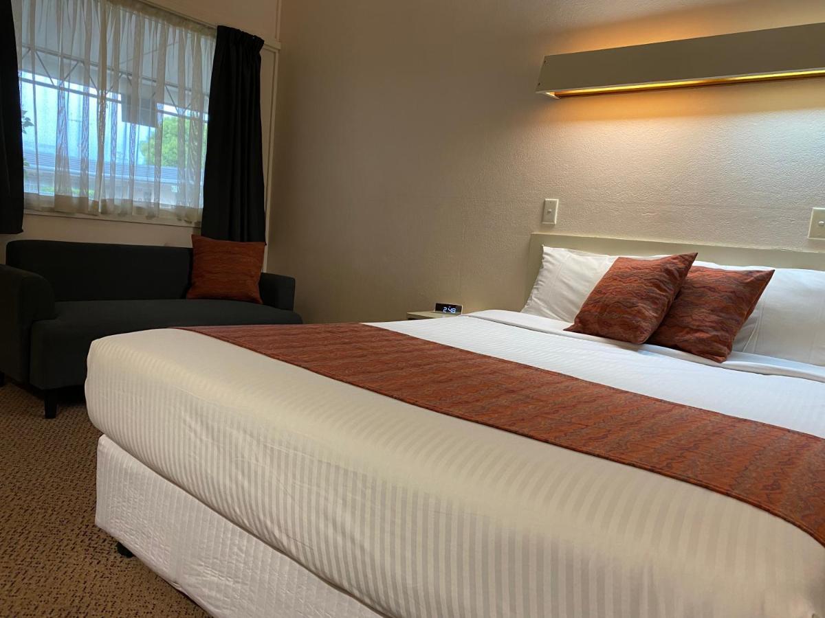Ben Hall Motor Inn Форбс Экстерьер фото